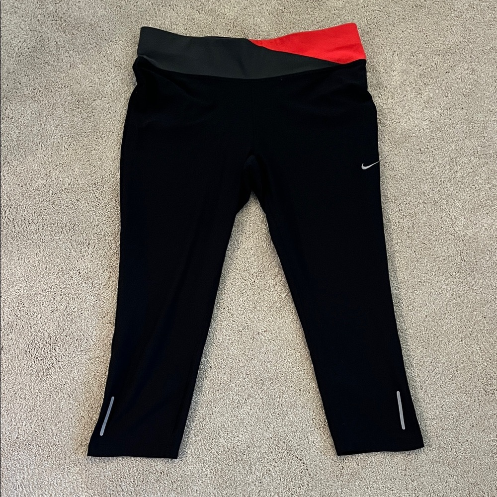 Nike Women’s Capri Leggings in Black and Red